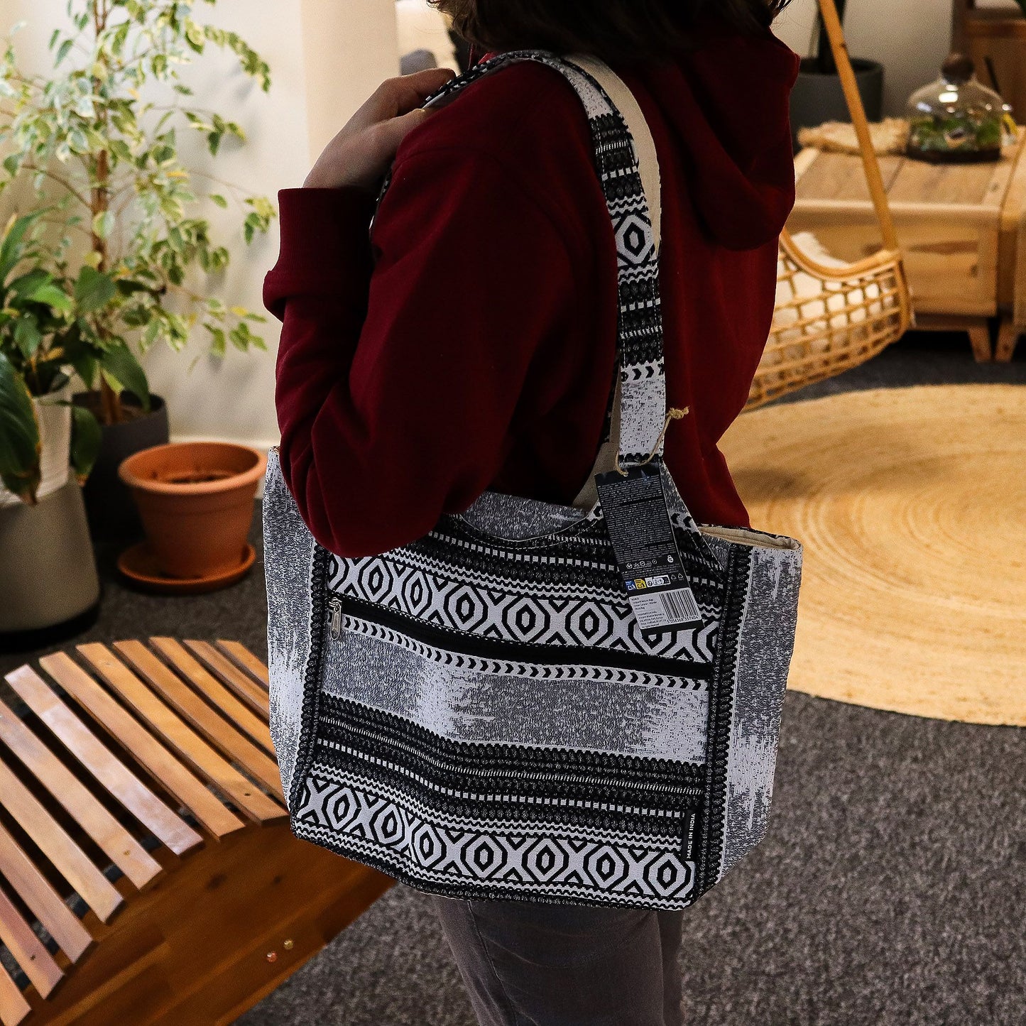 Wander Muse Bag – Zeitlose Jacquard-Tasche für den urbanen Alltag