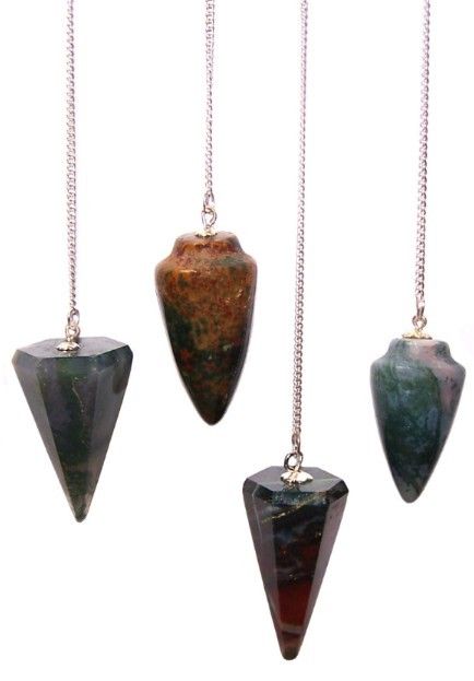 Handgefertigtes Blutstein-Pendel mit versilberter Kette – Ihr persönliches Werkzeug für Intuition