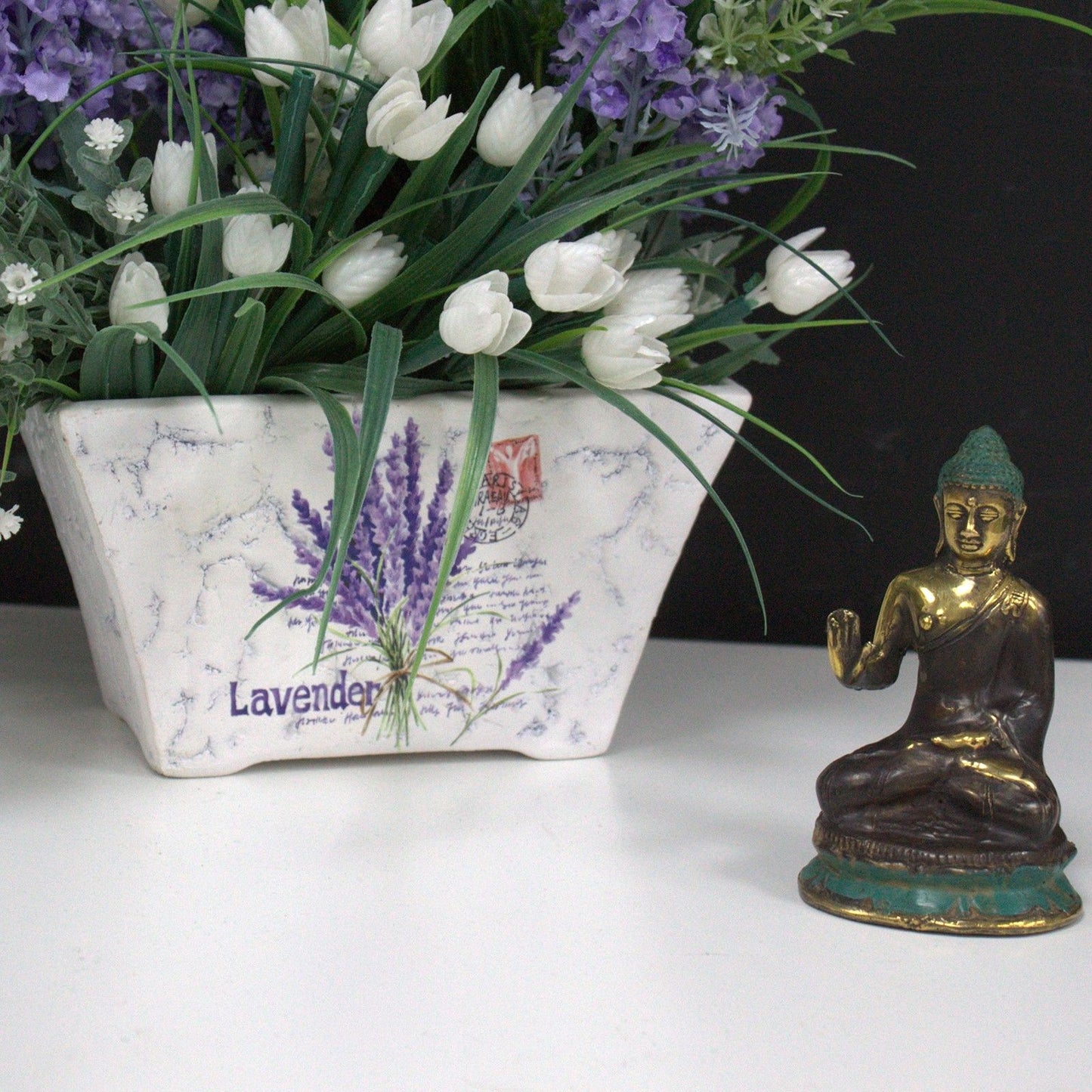 Kleine Buddha-Figur mit erhobener Hand – Handgefertigte Messing-Statuette