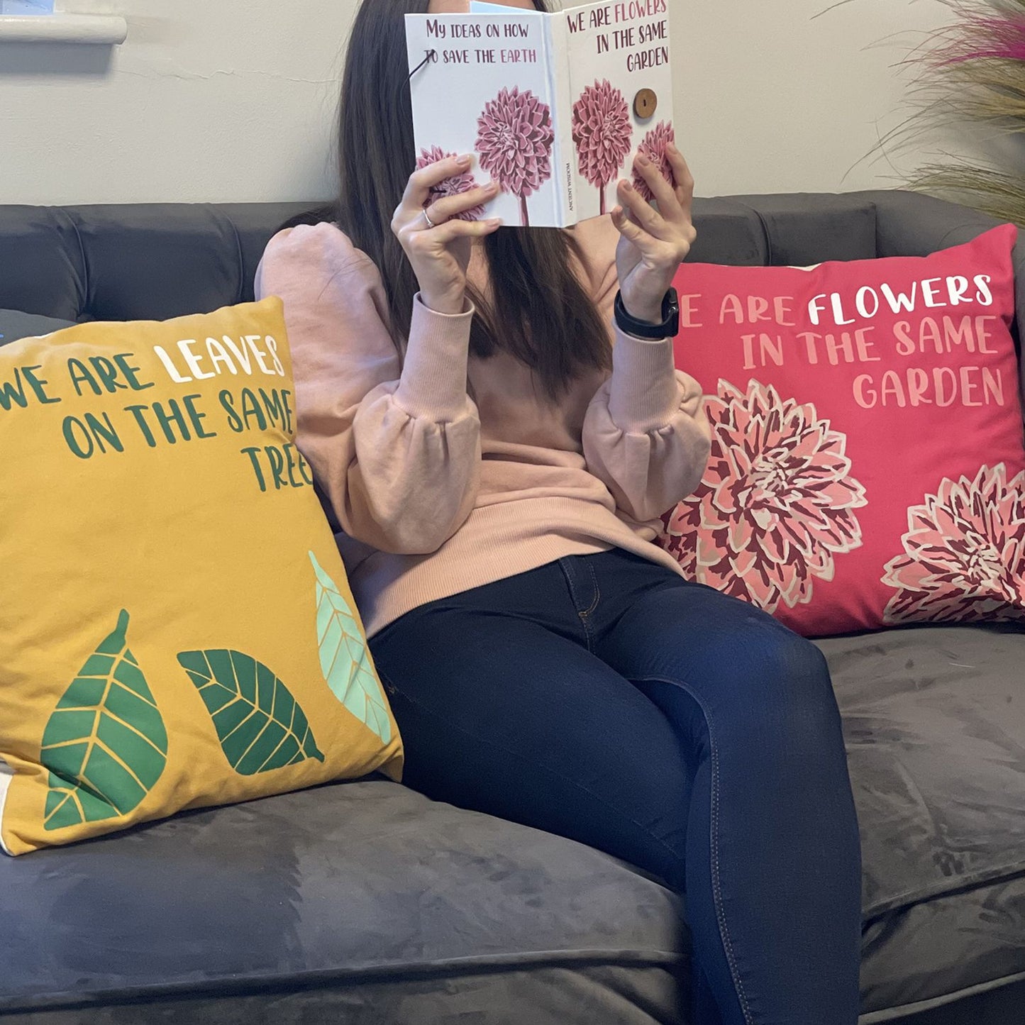 Baumwollkissen 'Gleicher Baum' - Blau mit philosophischem Spruch