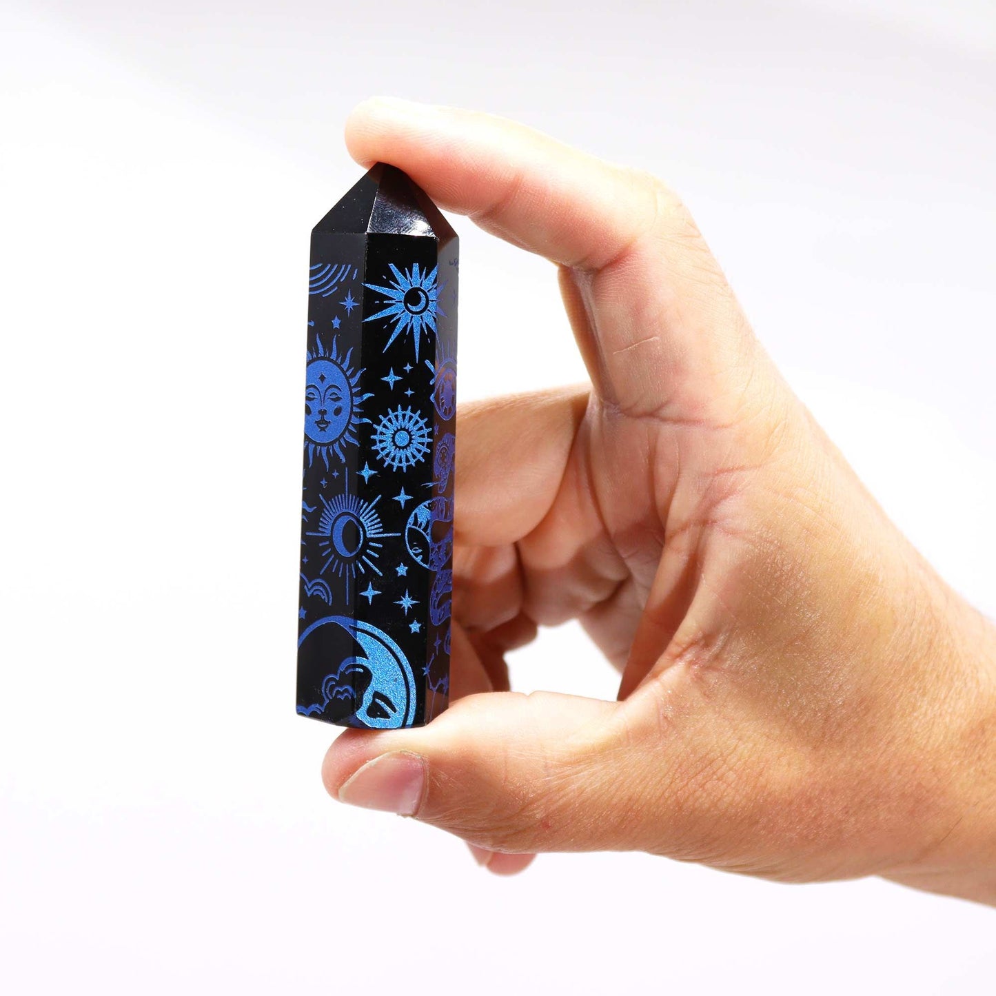 Obsidian-Obelisk 'Midnight Blue' – Handgravierte Energiespitze aus schwarzem Obsidian