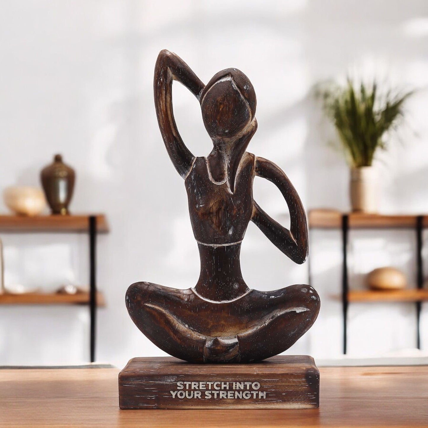 Handgeschnitzte Yoga-Figur Gomukhasana - Einzigartige Holzskulptur für innere Balance