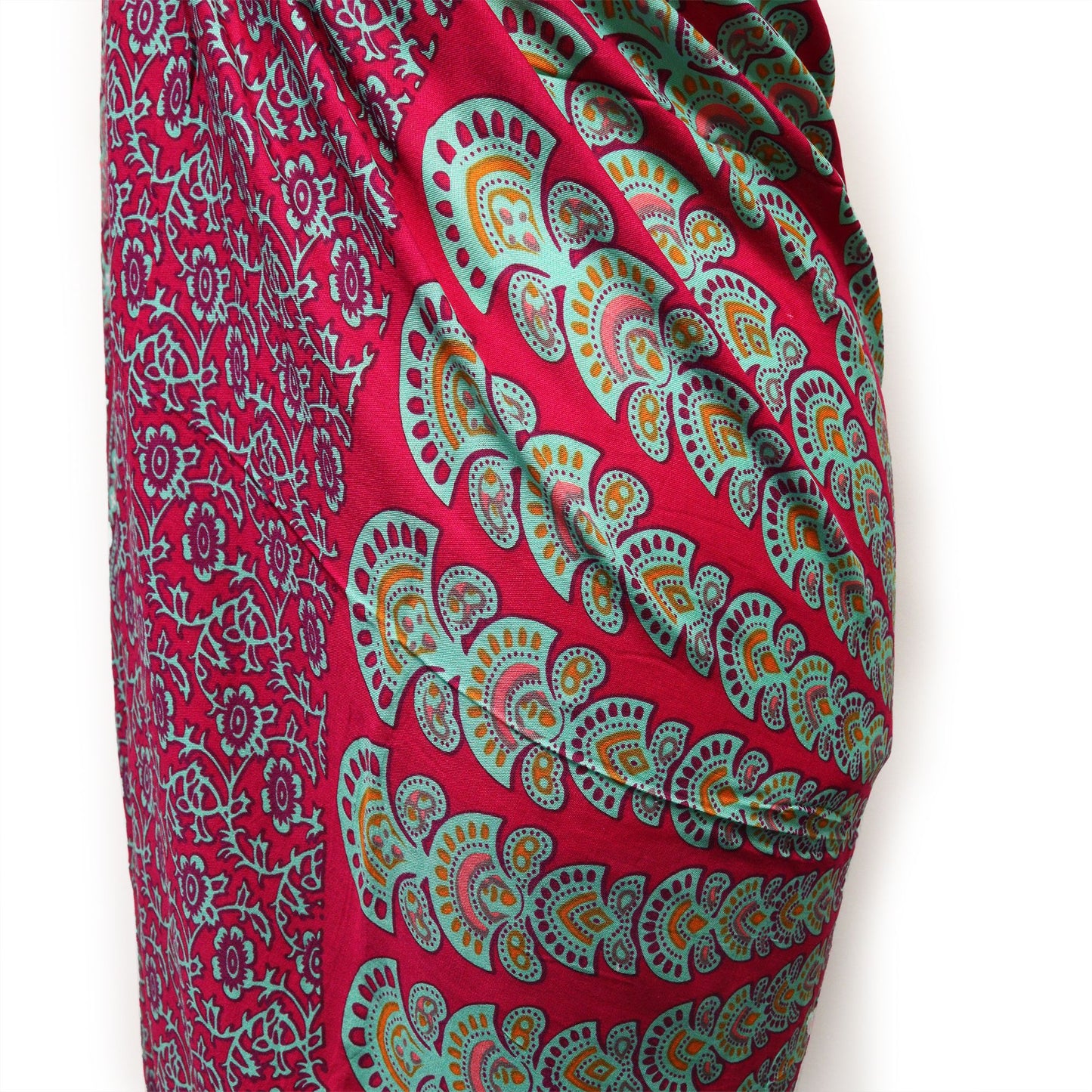 Mandala Sarong in Türkis und Violett – Leichtes Rayon-Tuch