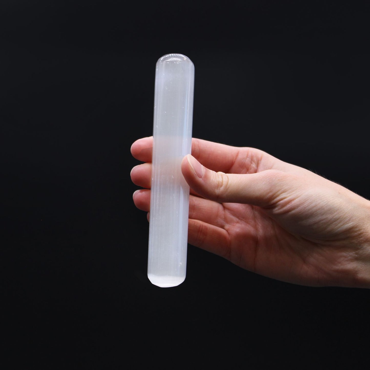 Selenit Energiestab, 16 cm – Handgeschliffenes Naturkunstwerk aus Marokko