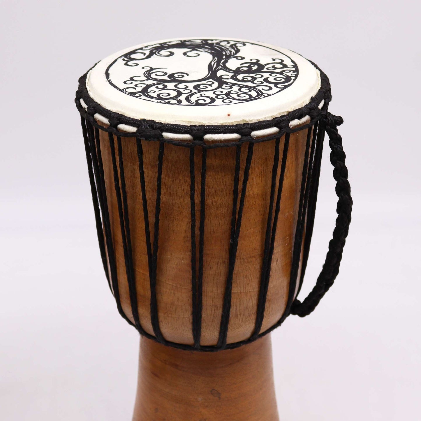 Handgeschnitzte Djembe Trommel 40 cm mit Lebensbaum-Motiv – Kunstvolles Musikinstrument