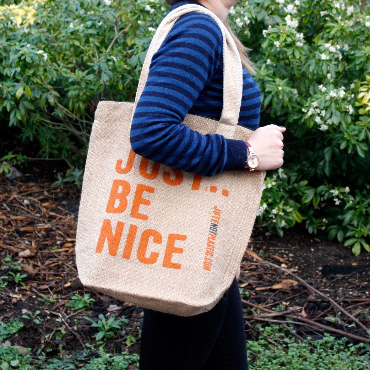 JuteNotPlastic EcoChic – Stilvolle Jute-Tasche mit Reißverschluss