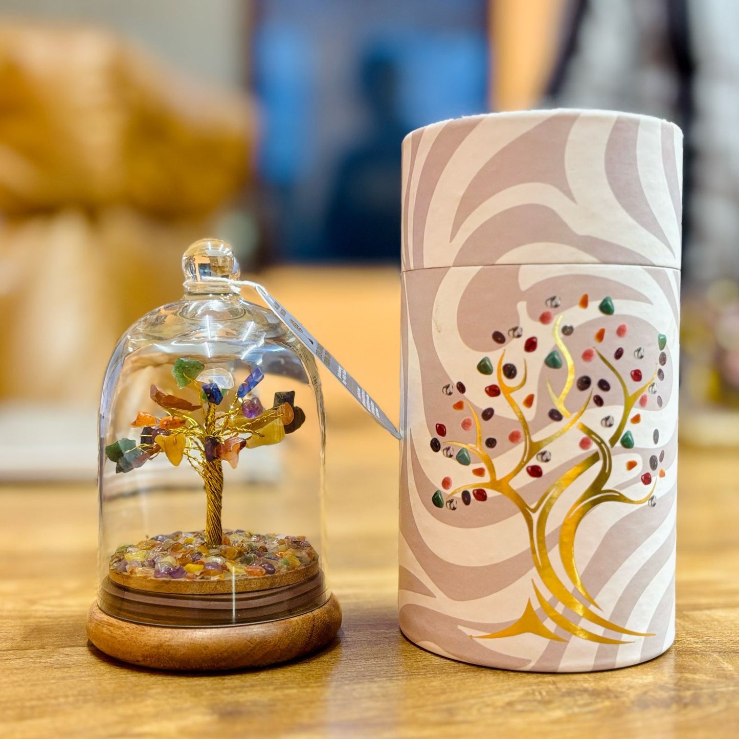 Sieben-Chakren Gartenkuppel aus Akazienholz mit 30 Edelstein-Chips