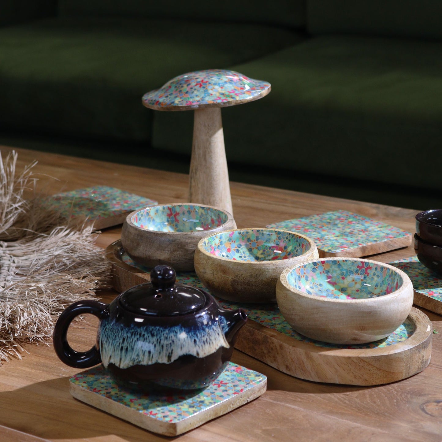 Tablett-Set mit 3 Schalen aus Mangoholz - Mediterranes Emaille-Fliesenmuster