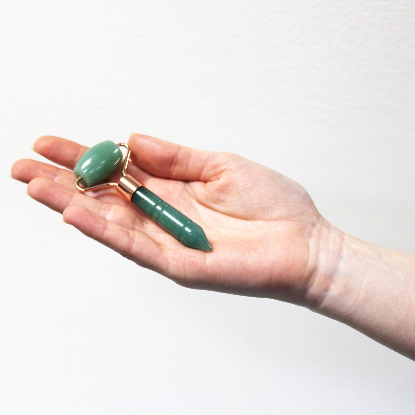 Mini Gesichtsroller aus Rosenquarz – Handliche Edelstein-Massage