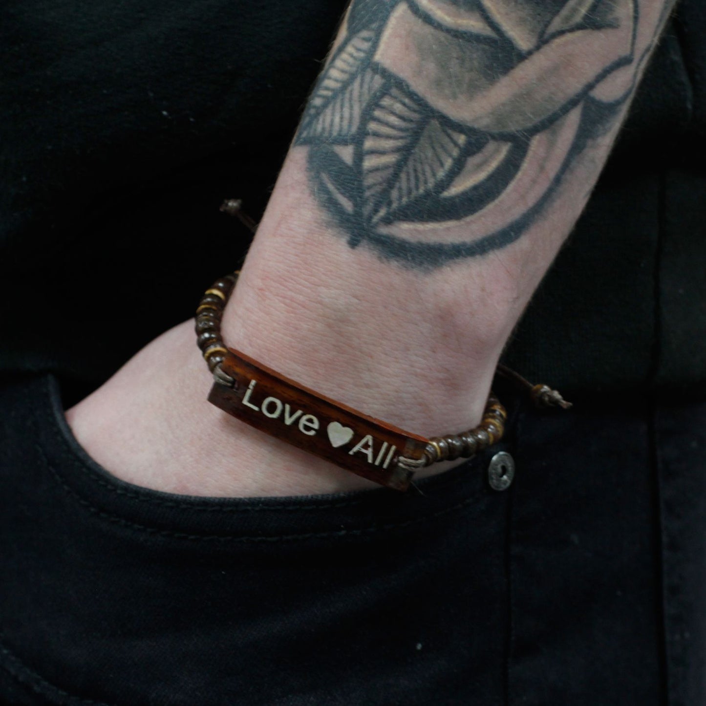 LoveAll Armband aus Kokosholz mit persönlicher Botschaft