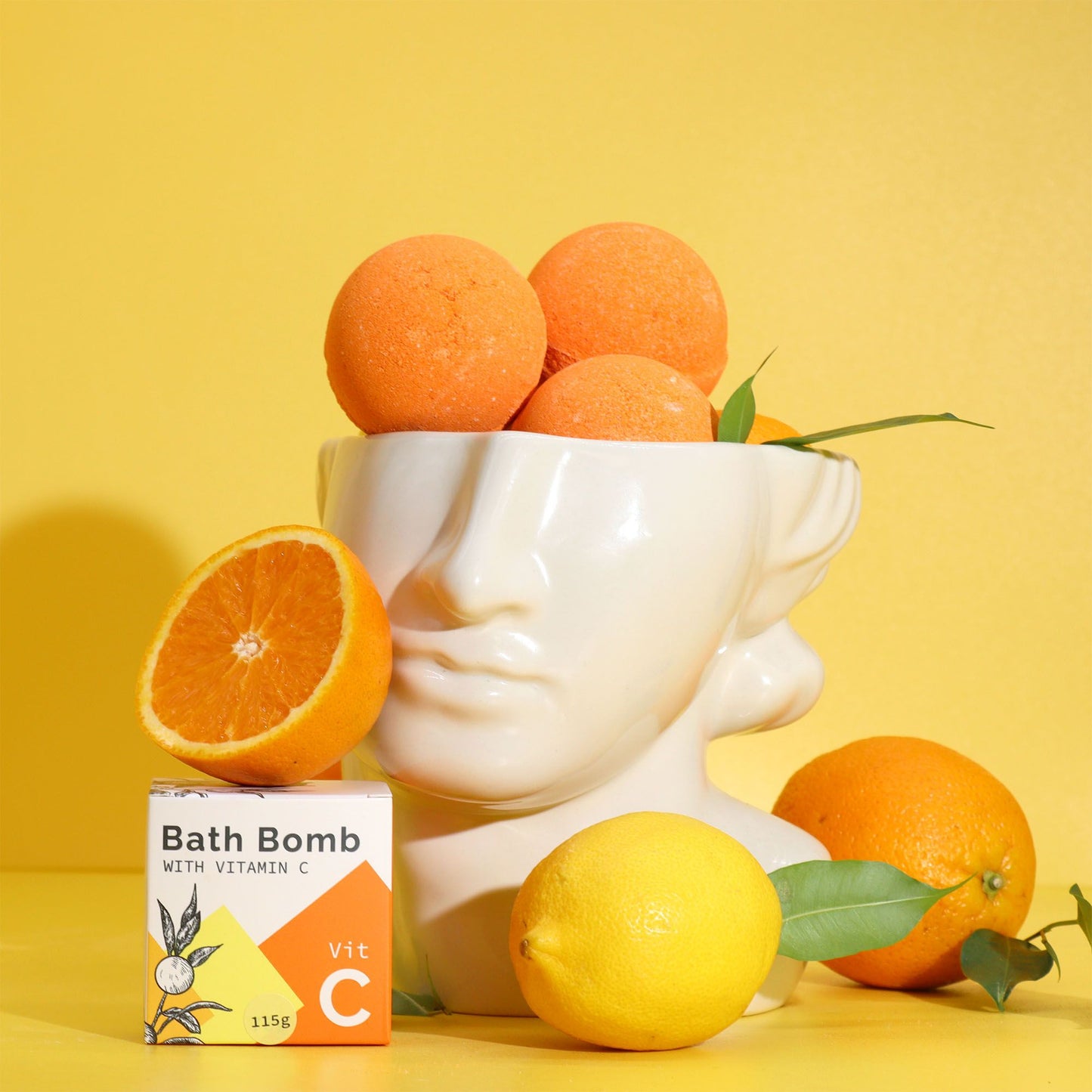 Vitamin C Badebombe mit Zitrus-Ölen – Strahlende Frische für Ihr Bad