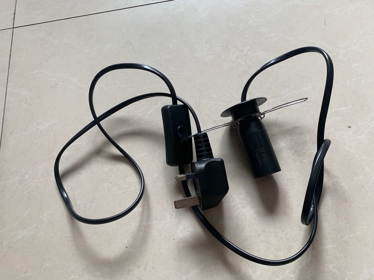 Kombi-Ladestation mit 10 USB-Ports & UK/EU Adapter