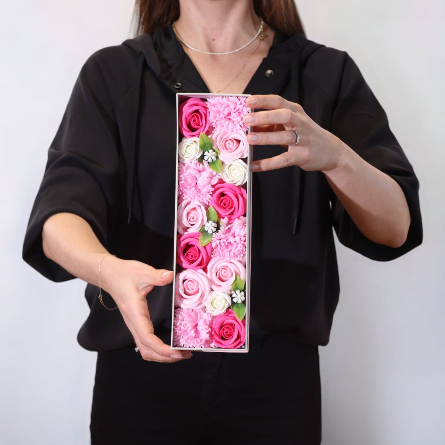 Seifenblumen-Geschenkbox 'Baby-Segen' in Zartrosa – Fertiges Arrangement