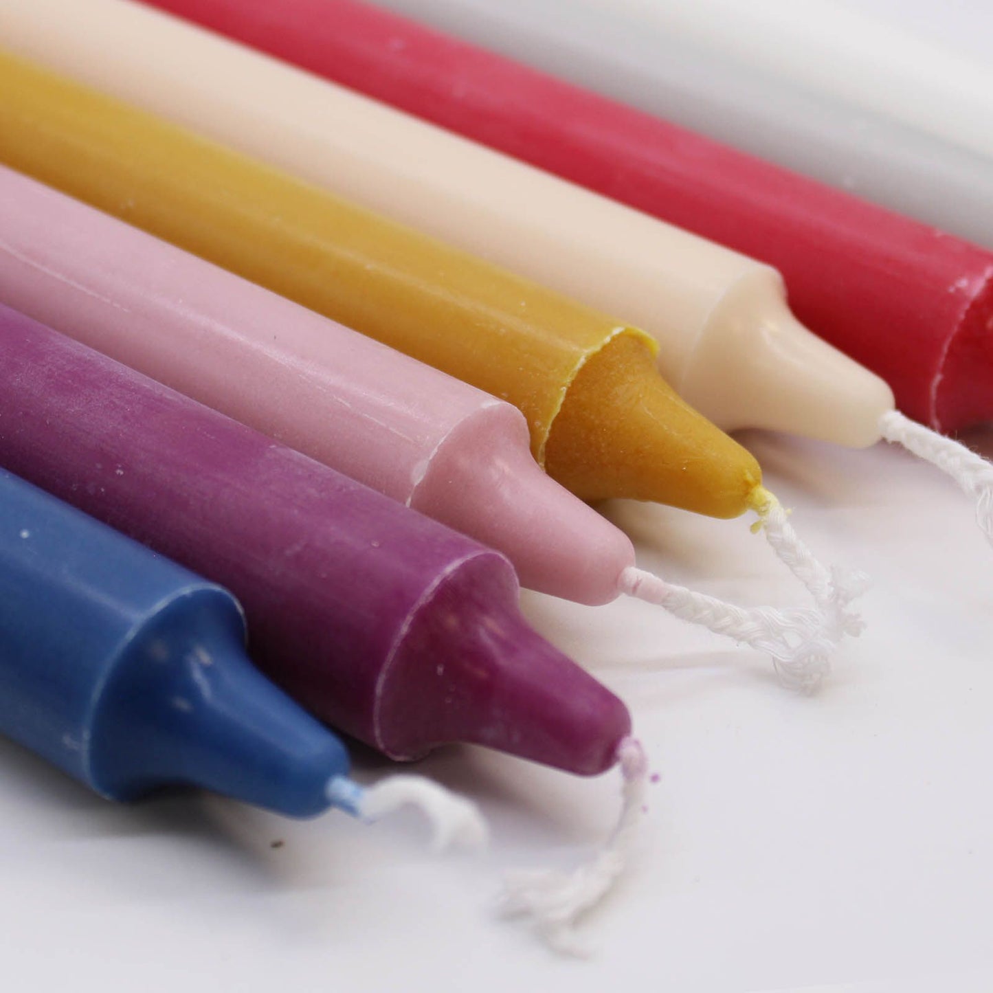 Blaue Tafellichtkerzen aus Naturwachs (4er Set) – Made in Germany