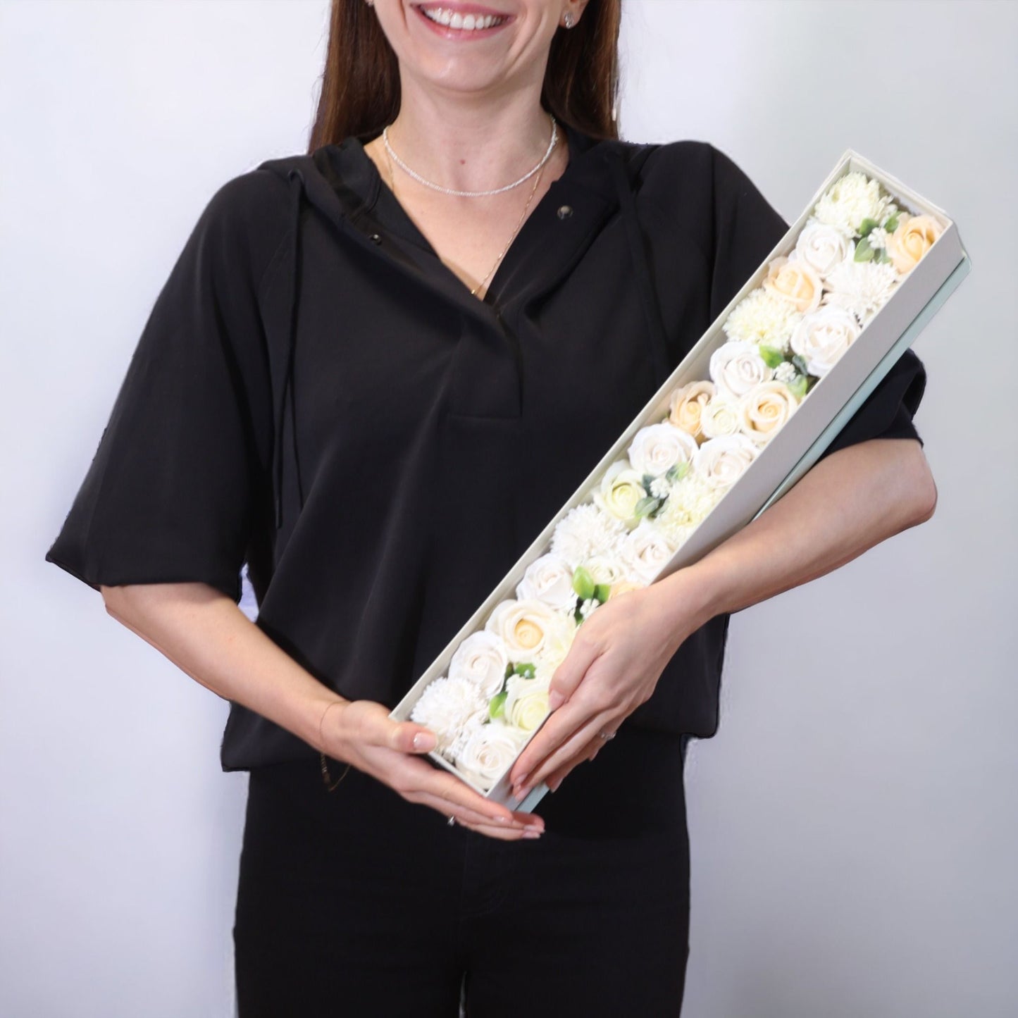 Geschenkbox 'Hochzeitssegen' in Weiß und Elfenbein – Extra langes Luxus-Arrangement