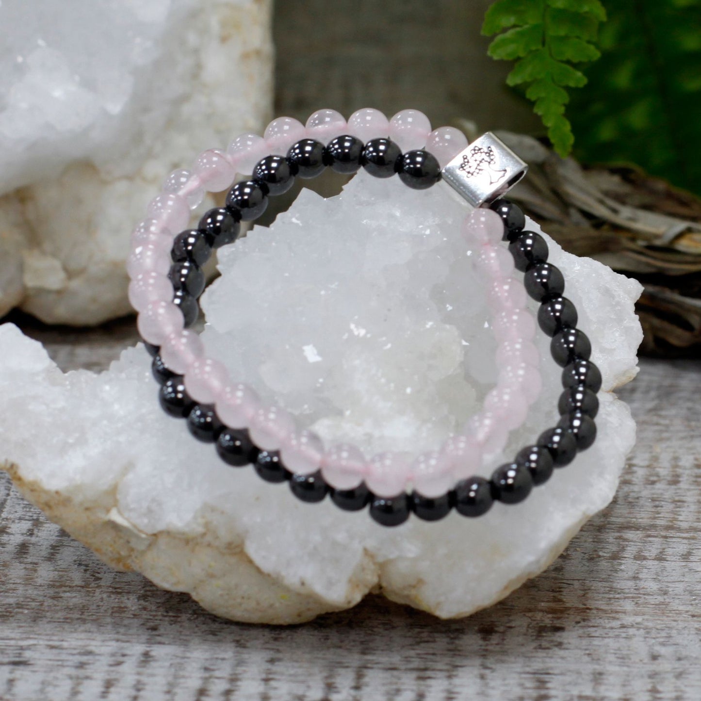 Magnetarmband mit echtem Rosenquarz – Edelstein-Schmuck für Balance & Stil