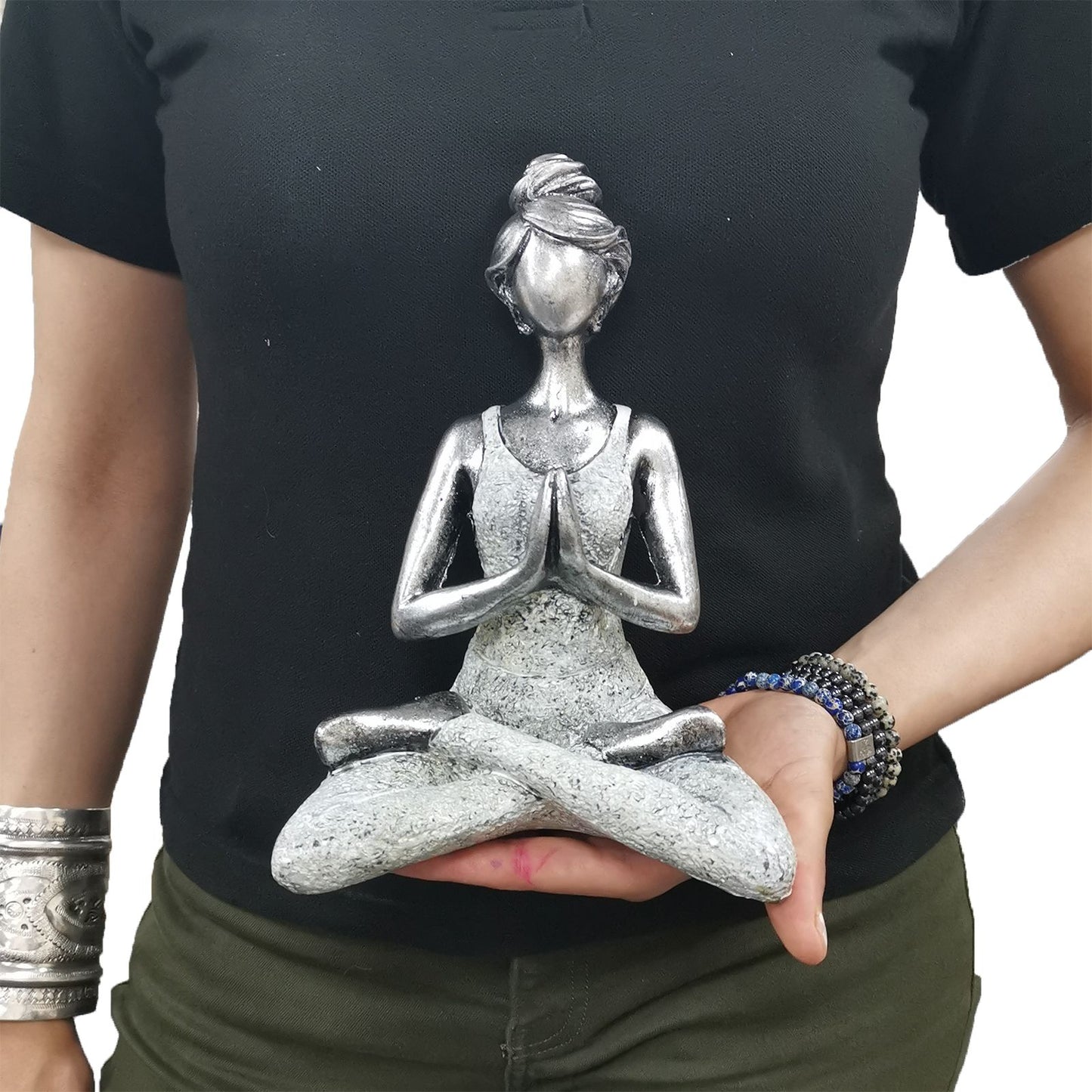 Yoga Lady Figur in Silber-Weiß – Handgefertigte Resin-Dekoration