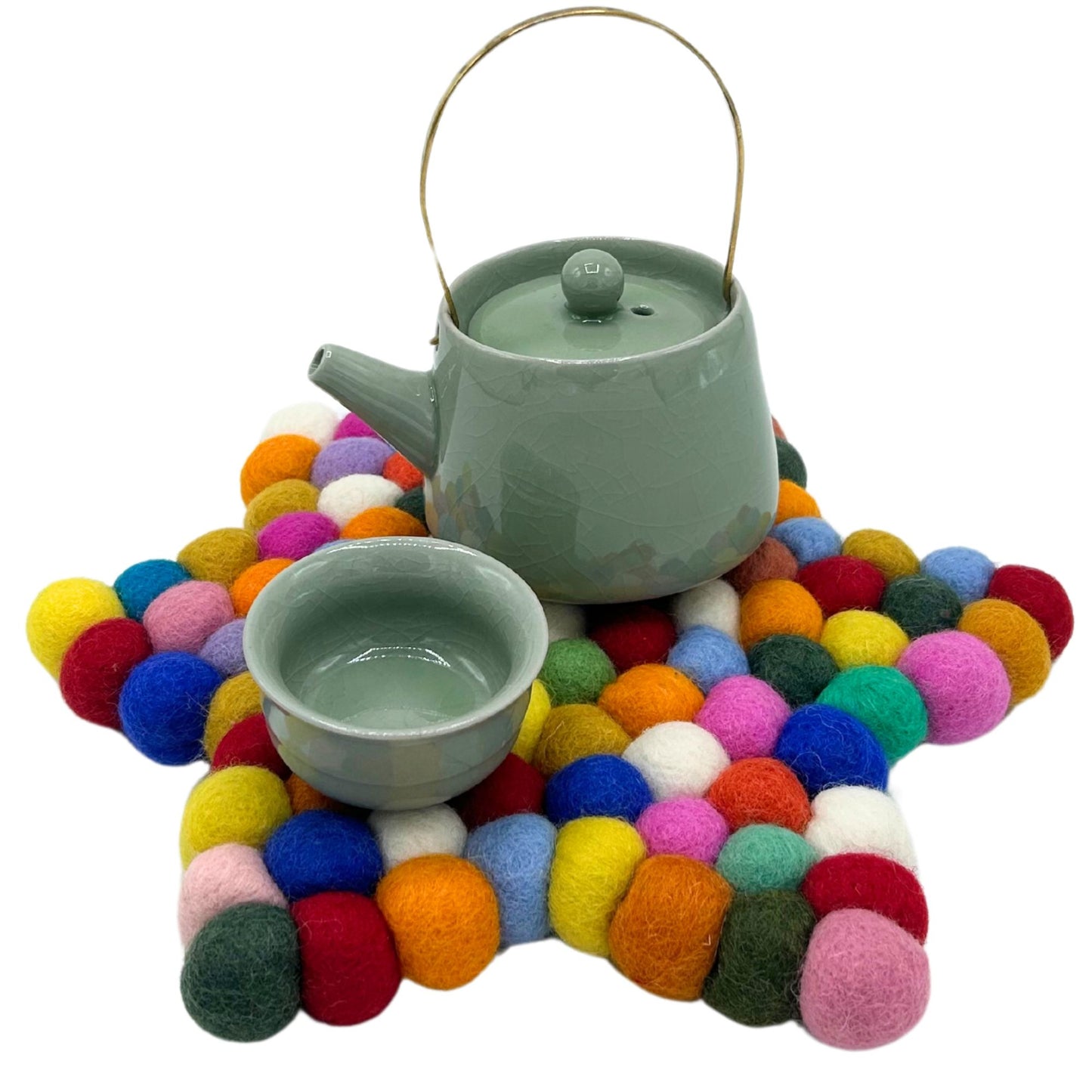 Stern aus Filzkugeln - Bunte Tischdekoration aus reiner Wolle