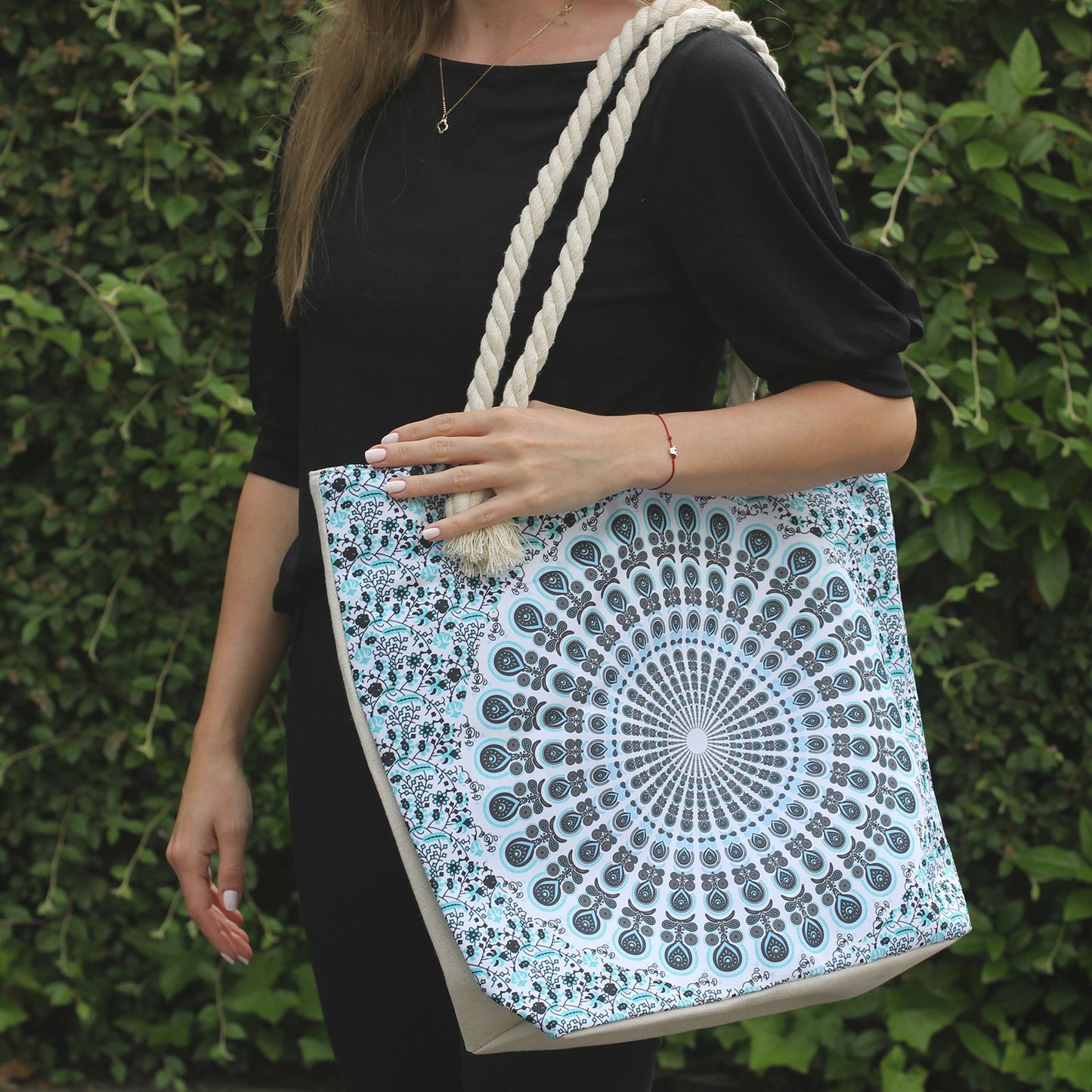 Strandtasche Mandala Tiefblau mit Seilgriffen und Schultergurten