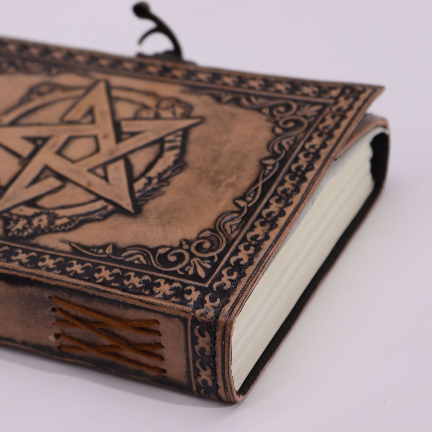 Ledernotizbuch 'Pentakel' in Antique Grey – Handgefertigte Magie