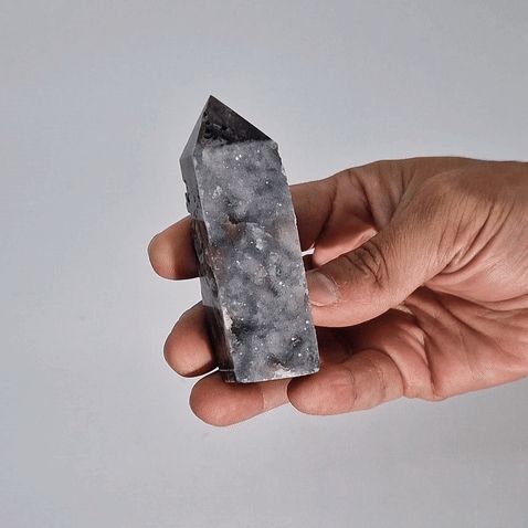 Handpoliertes Kalzit-Dekorobjekt | Naturturm 9-11 cm | Einzigartiges Unikat