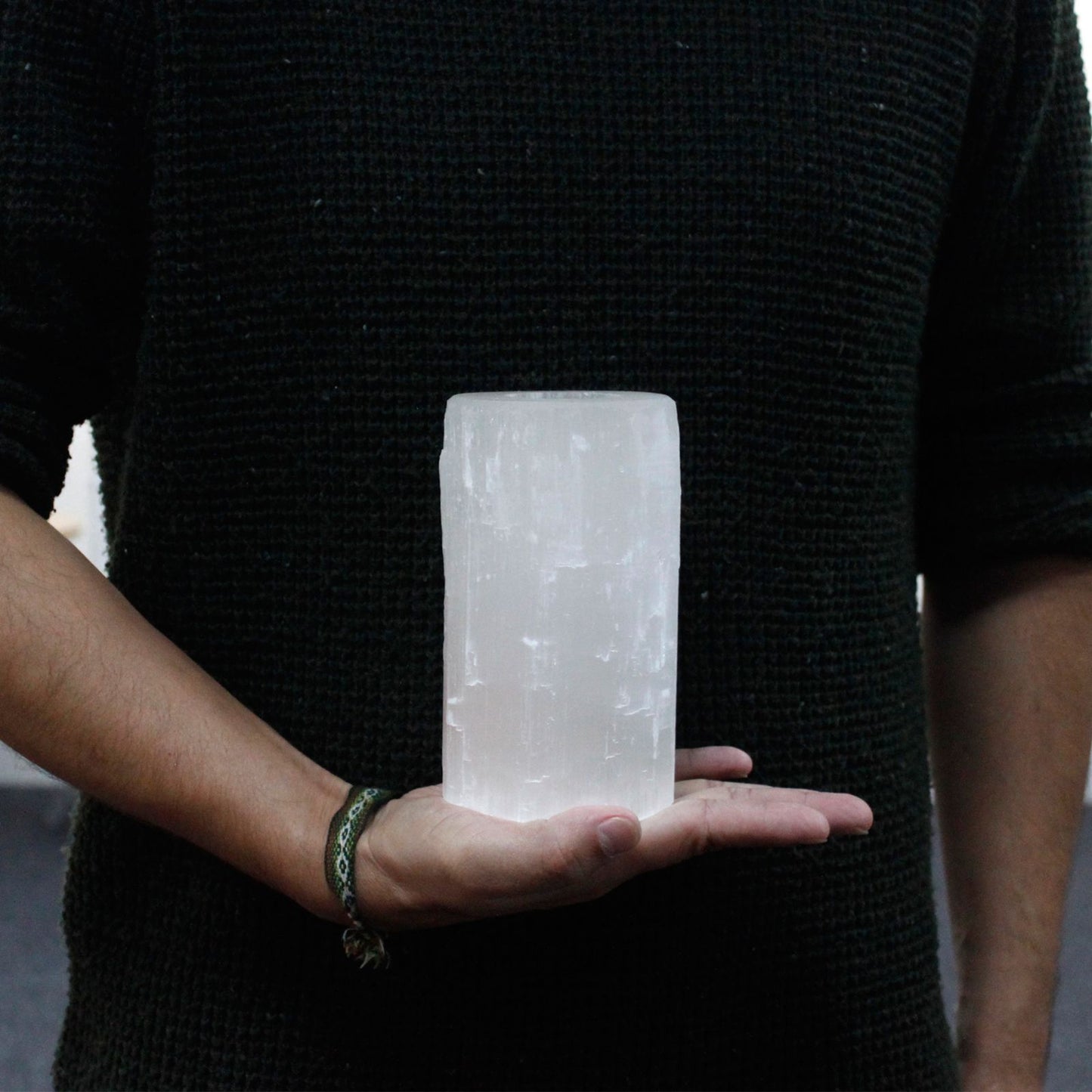 Selenit-Kerzenhalter mit Naturkante – 15 cm Kristall für sanftes Licht