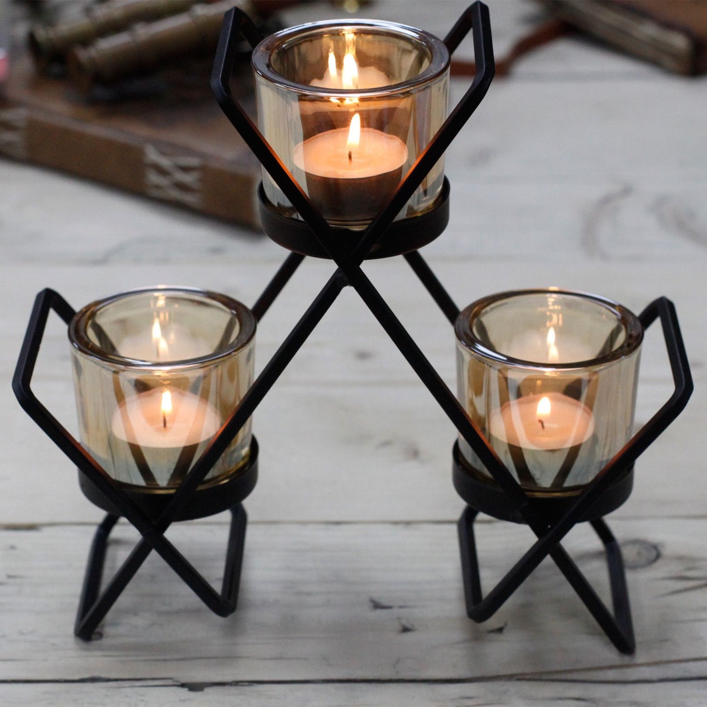 Dreieckiger Kerzenständer aus Eisen mit 3 Glasvasen - Votivhalter Set
