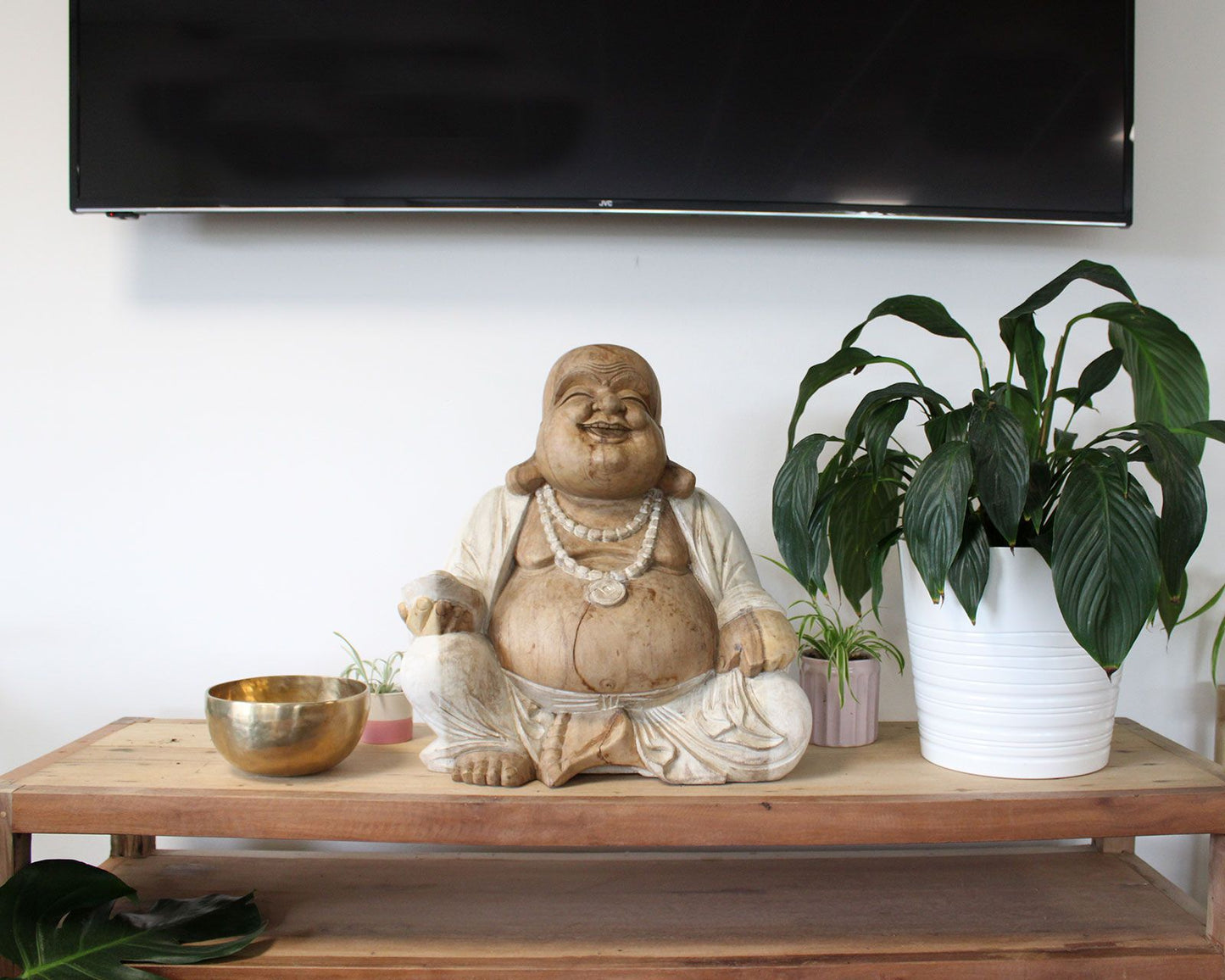 Handgeschnitzte Buddha Statue 'Glücksbringer' - 50 cm aus Suar-Holz mit Whitewash-Optik