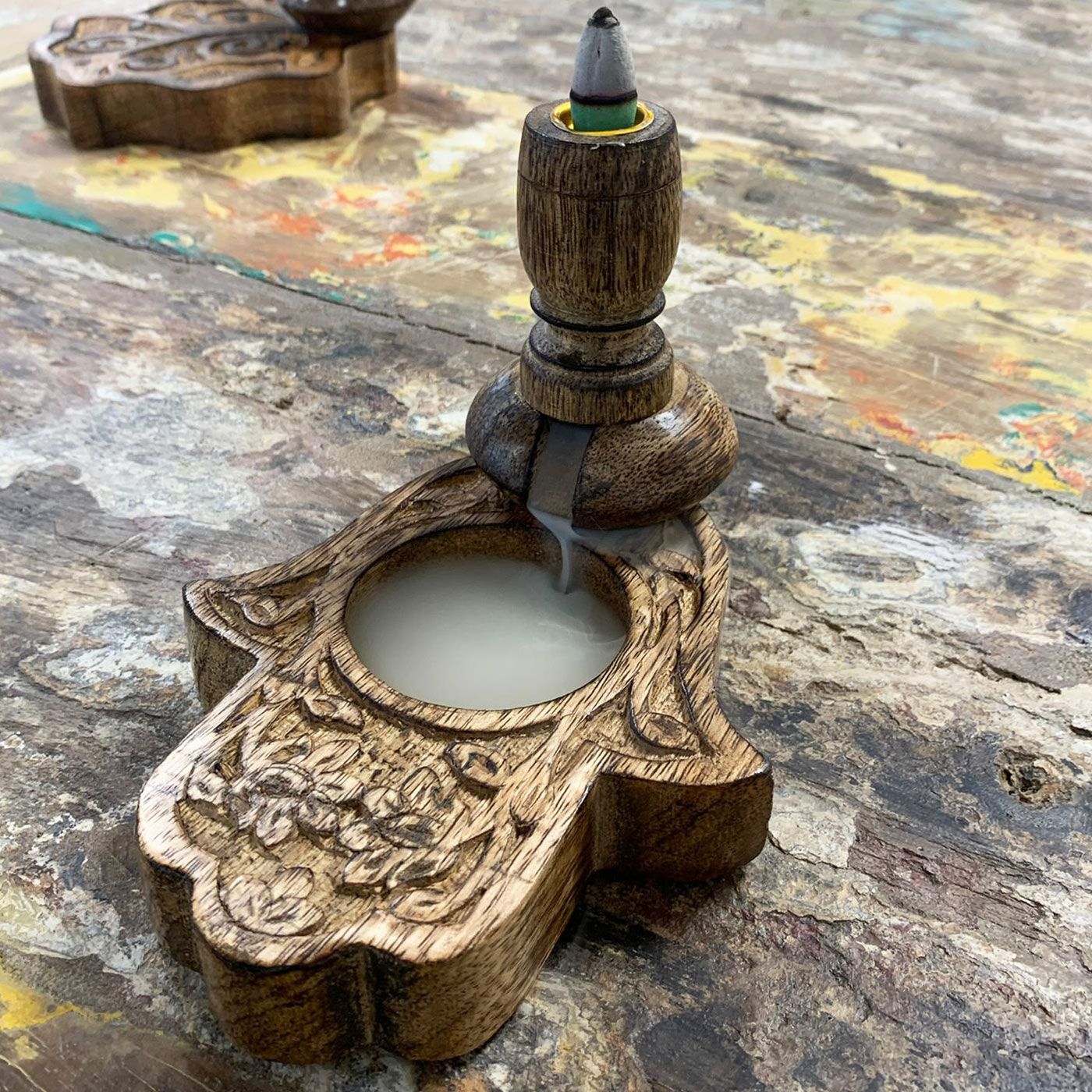 Räuchergefäß Hamsa aus Mangoholz mit Rauchkaskade