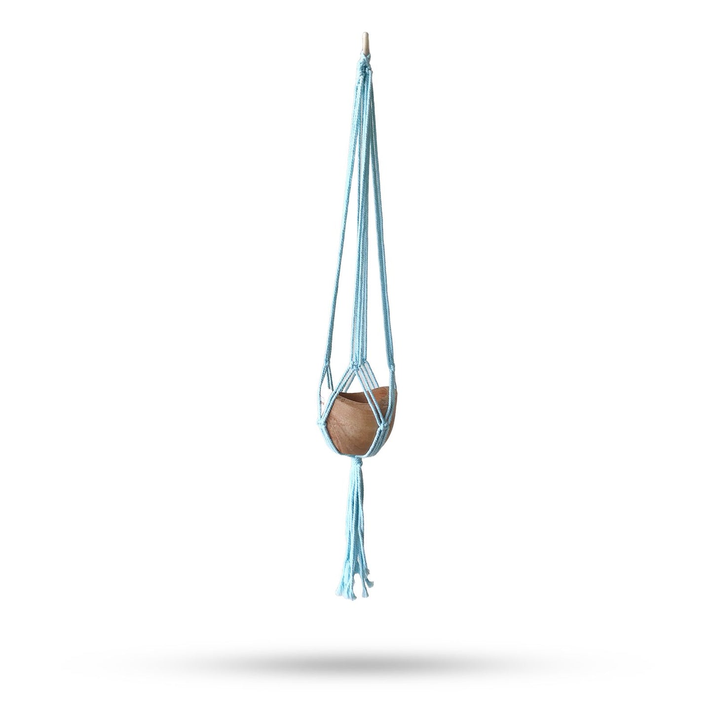 Makramee-Pflanzenhänger mit Holzring in Powder Blue