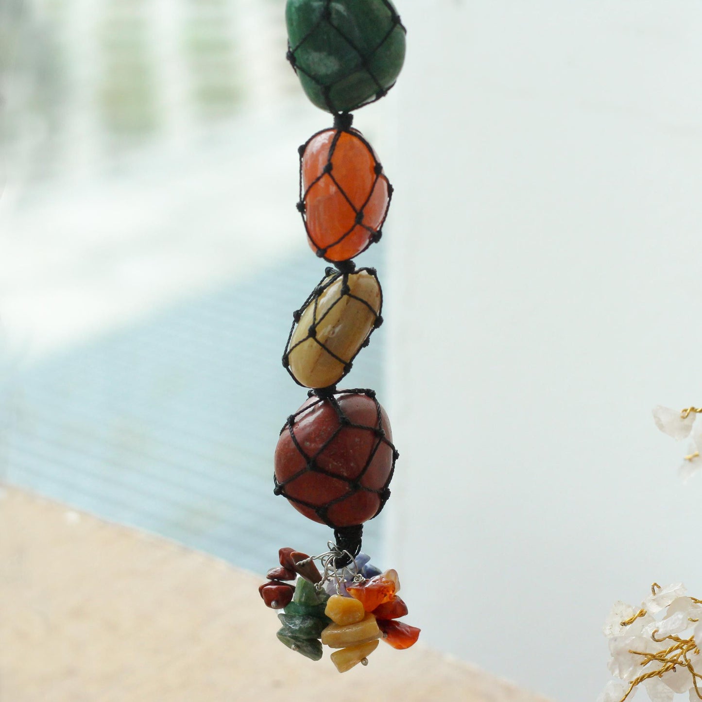 Chakra-Stein Anhänger mit 7 Edelsteinen – Harmonische Deko für Zuhause