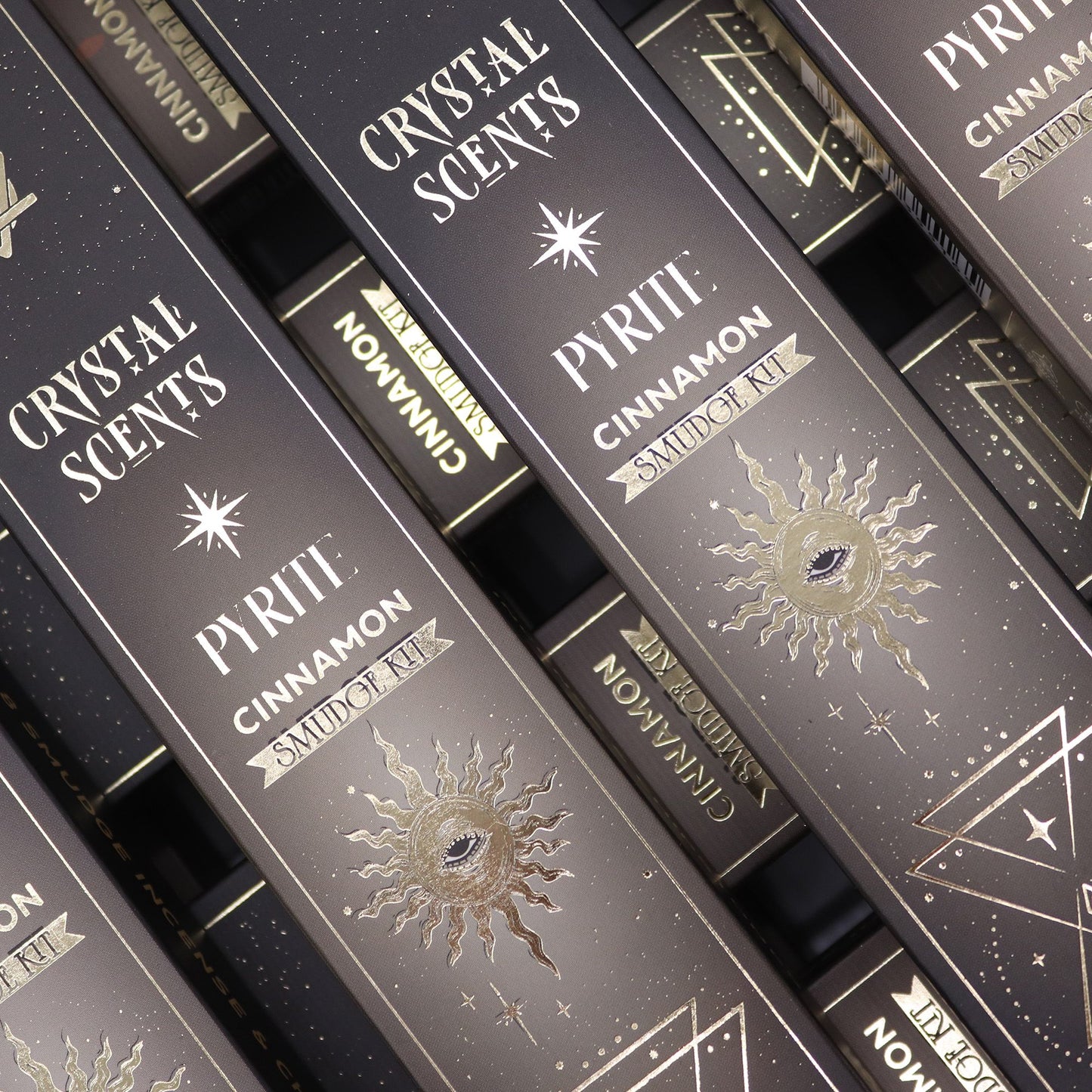 Räucherstäbchen Zimt mit Pyrit-Splittern – Handgefertigte Duftstäbchen
