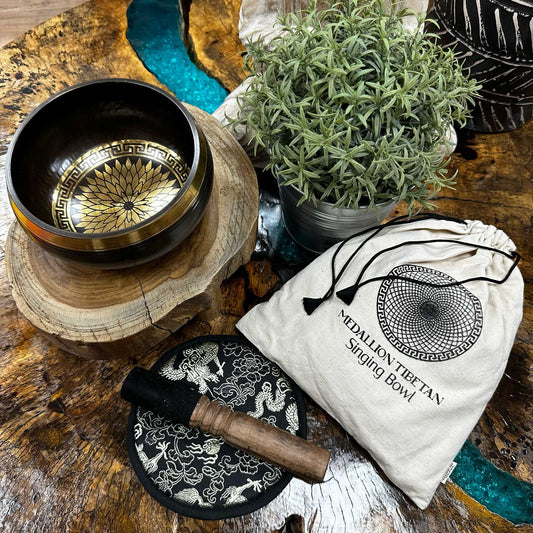Meditatives Klangschalen-Set mit Mandala-Gravur – 14 cm Messing inkl. Zubehör