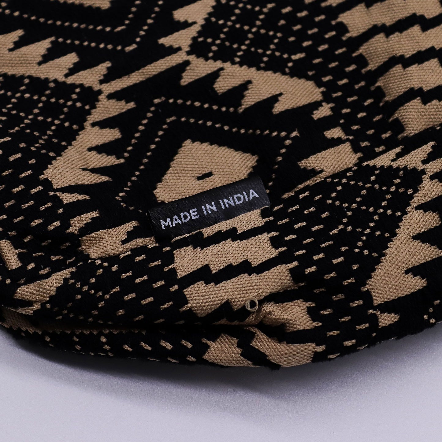 Natural Jacquard Tasche 'Wander Muse' – Erdiger Begleiter für den Alltag