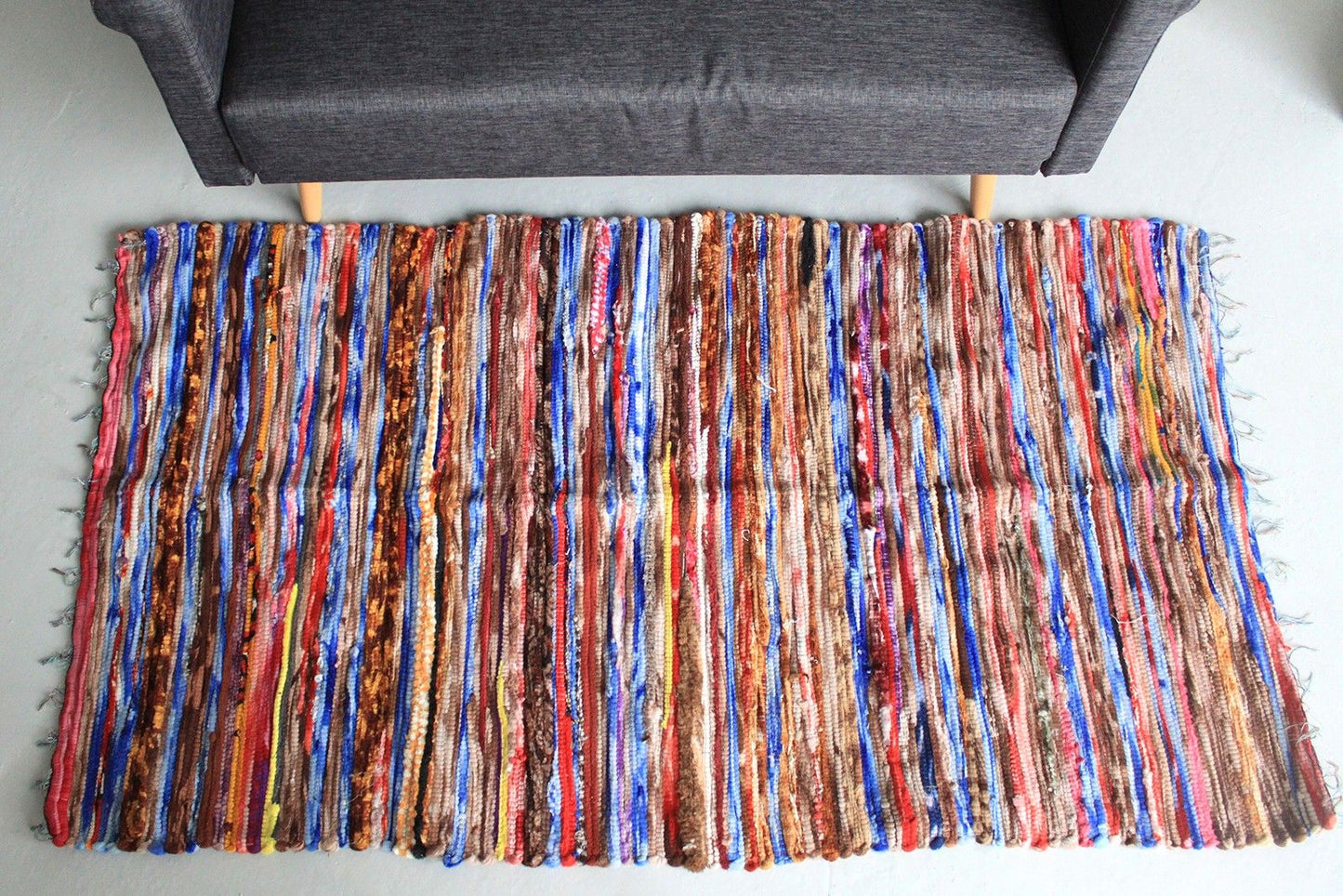 Indischer Samt-Flickenteppich 105x185 cm – Patchwork Design in lebendigen Farben