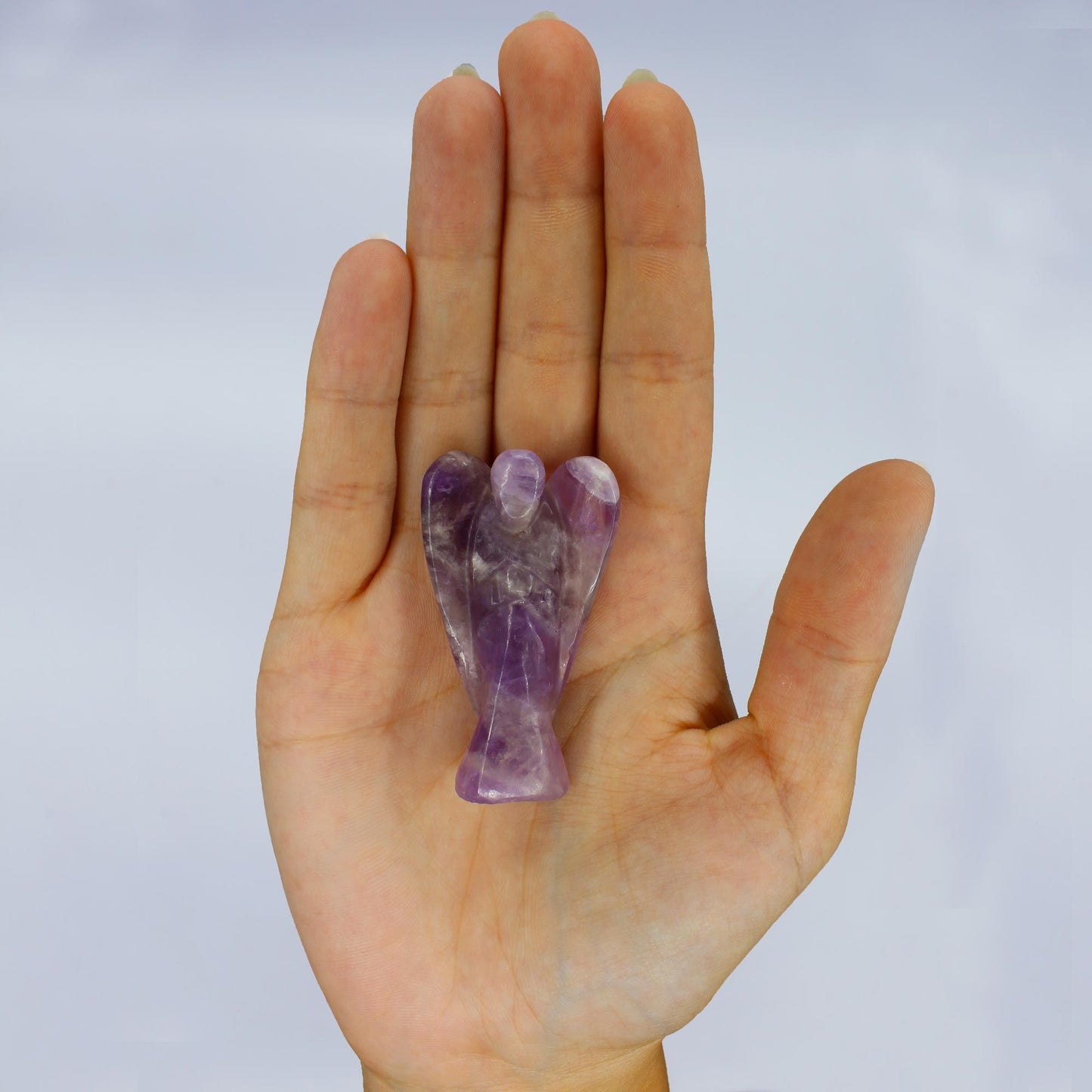 Handgeschnitzter Schutzengel aus Amethyst – Einzigartige Edelsteinfigur