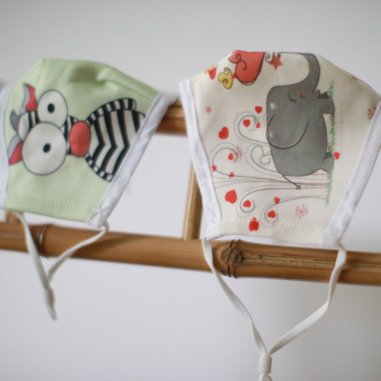 Wiederverwendbare Kindermaske Crazy Zebra - Mit Filtertasche