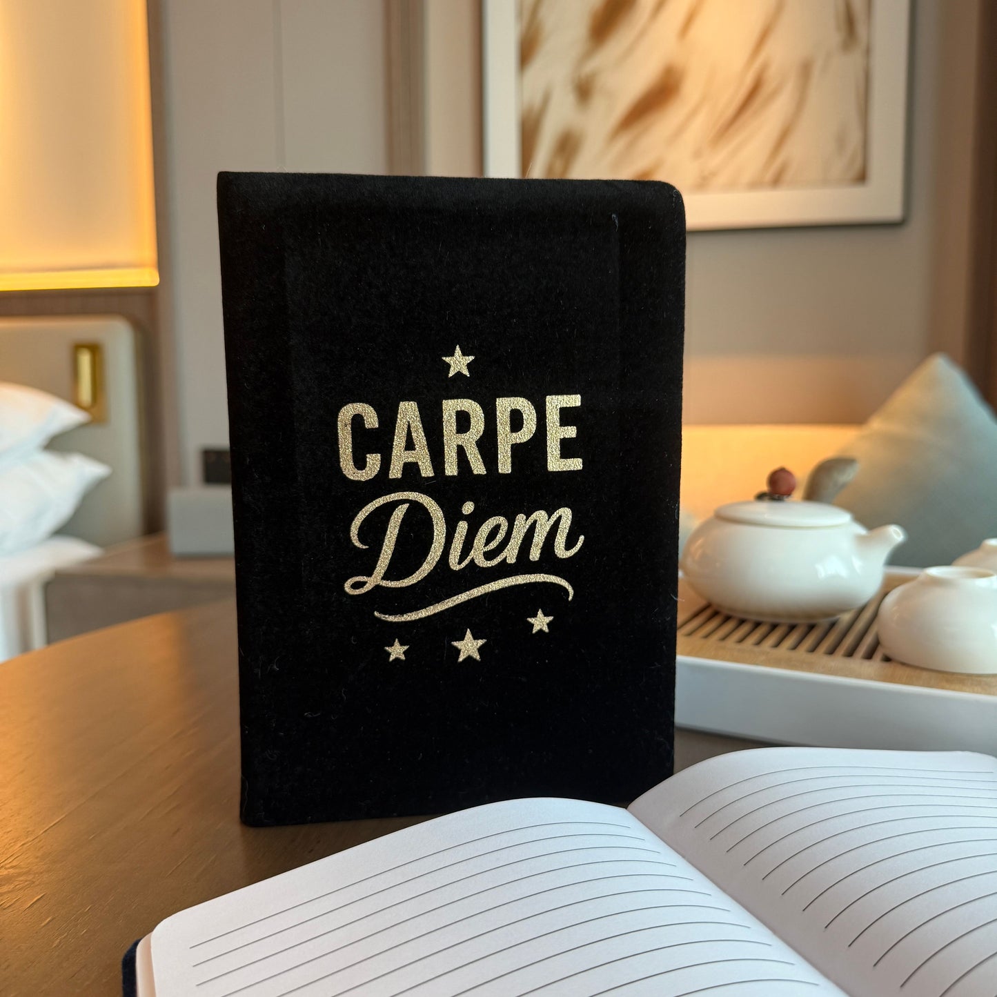 Elegantes Notizbuch aus Samt mit 'Carpe Diem' Prägung – 80 Seiten