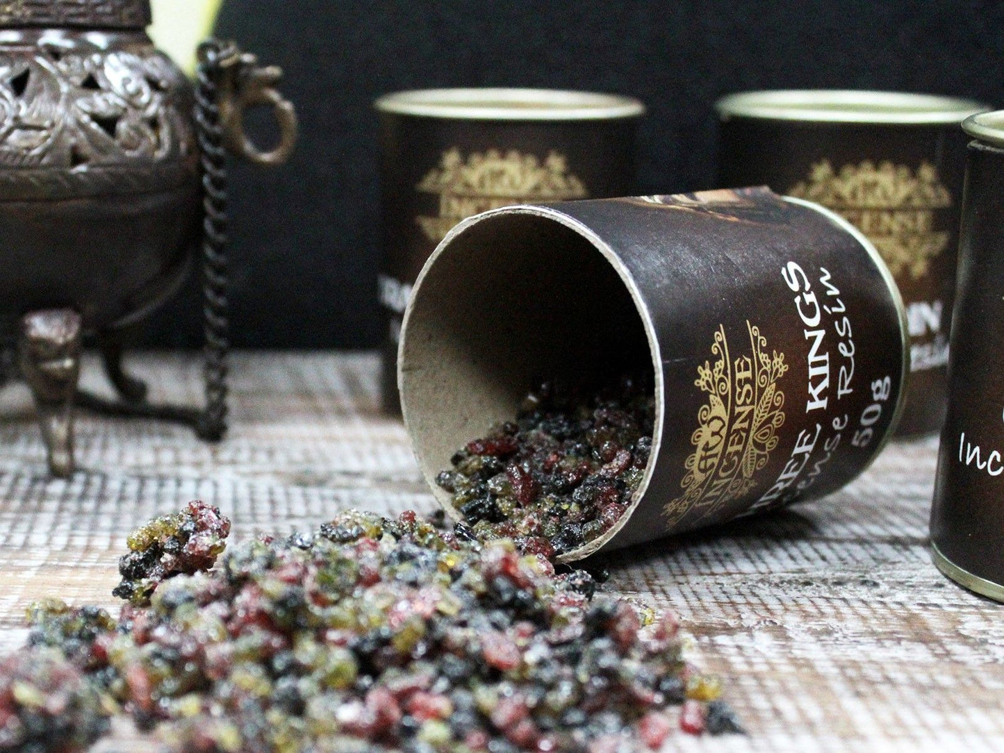 Benzoin Räucherharz – 50g im edlen Metalldöschen für traditionelle Räucherrituale