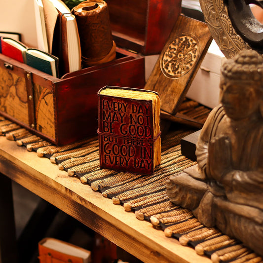 Leder-Notizbuch mit rustikaler Kante – Inspirierender Tagesbegleiter