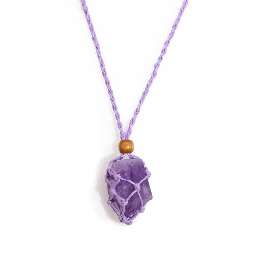 Makramee-Halsband aus purpurfarbener Wachsbaumwolle mit Holzperle