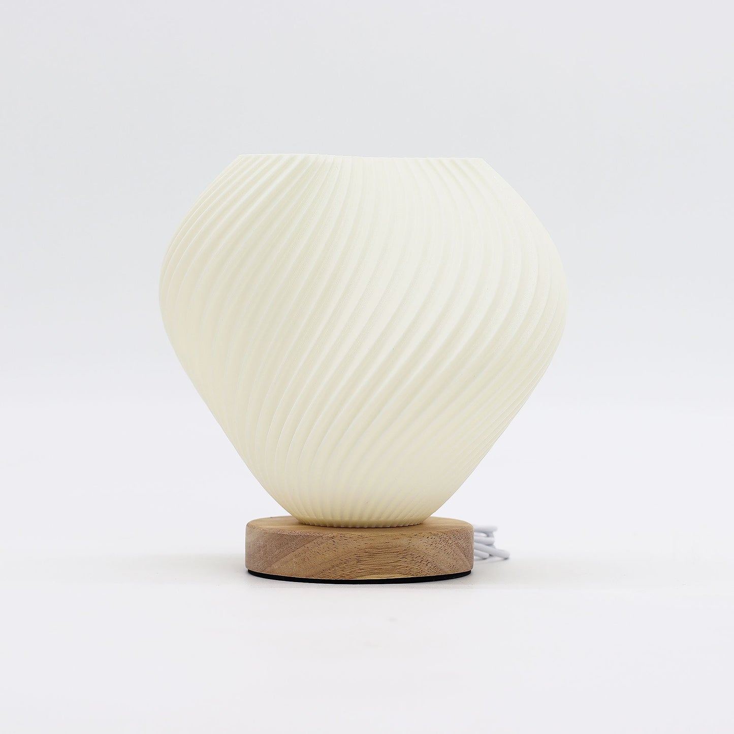 New Wave Lampe - Skulpturale USB-Tischleuchte mit spiralförmigem Design