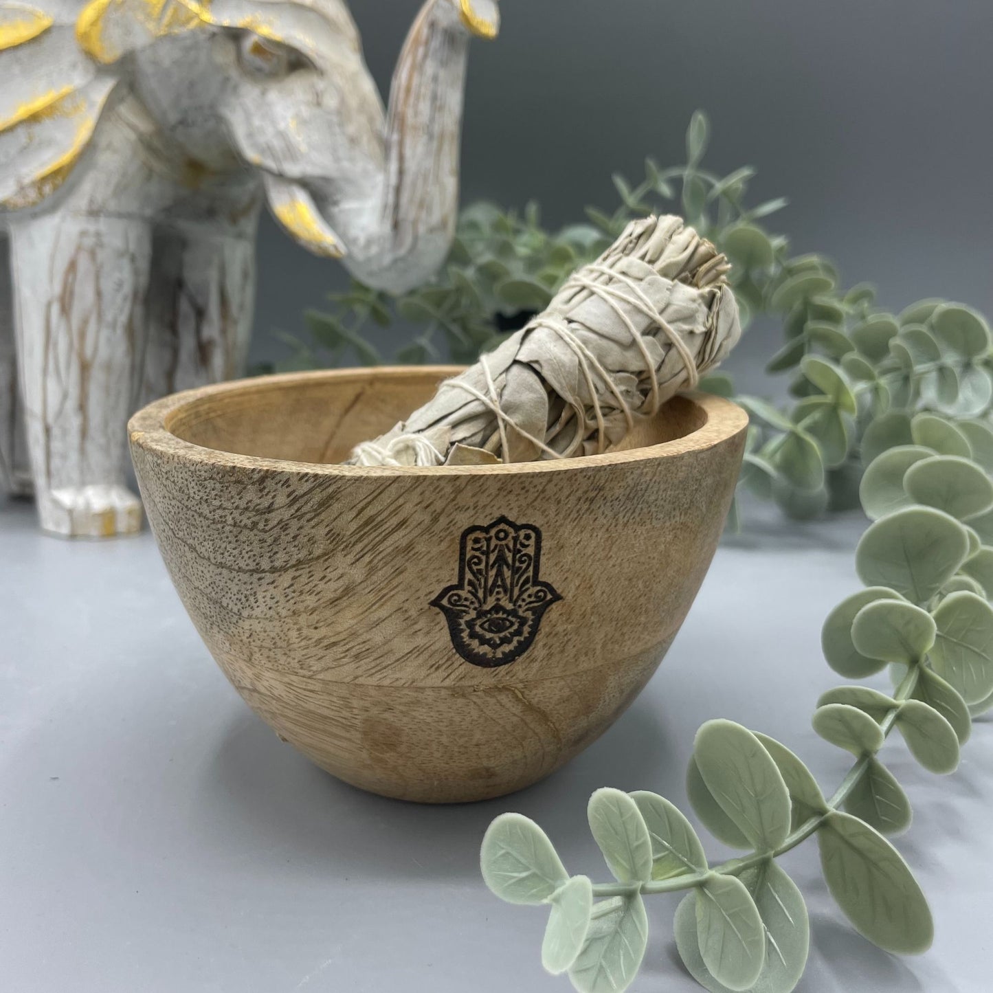 Ritualschale Hamsa-Hand aus Mangoholz – 12 x 7 cm