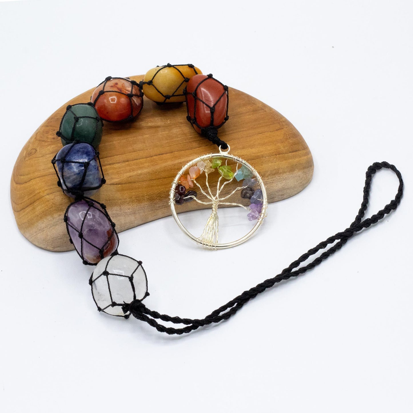 Chakra-Anhänger Lebensbaum mit 7 Edelsteinen – Spiritueller Wandschmuck