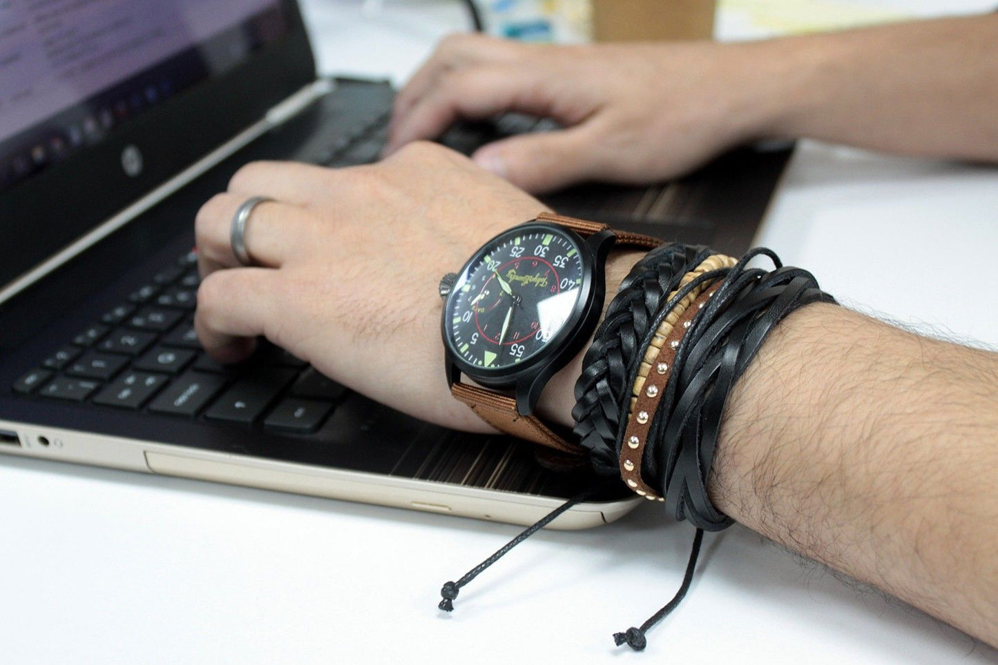 Herrenarmband-Set Moody & Blue - 4+ Stücke aus Leder & Metall