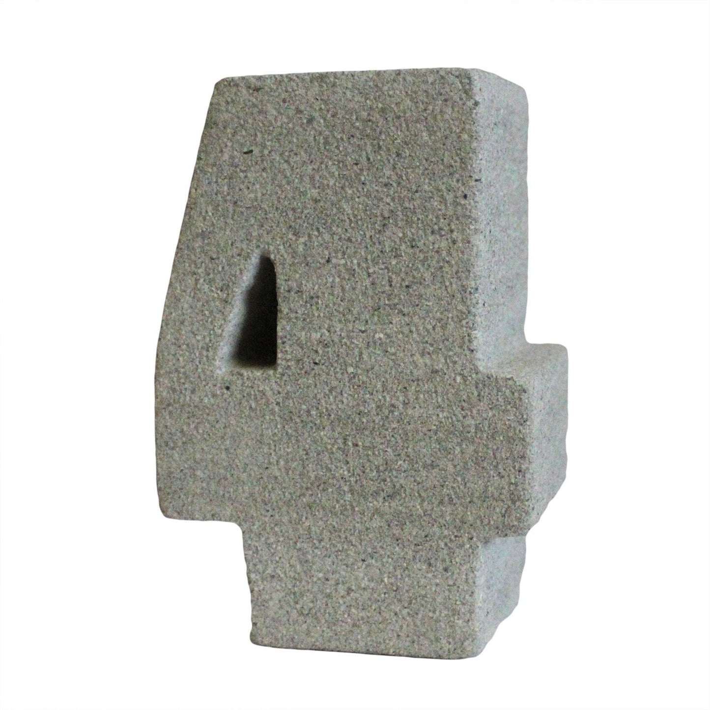 Kerzenhalter aus Granit in Form der Zahl 4 – Handgefertigter Tischschmuck