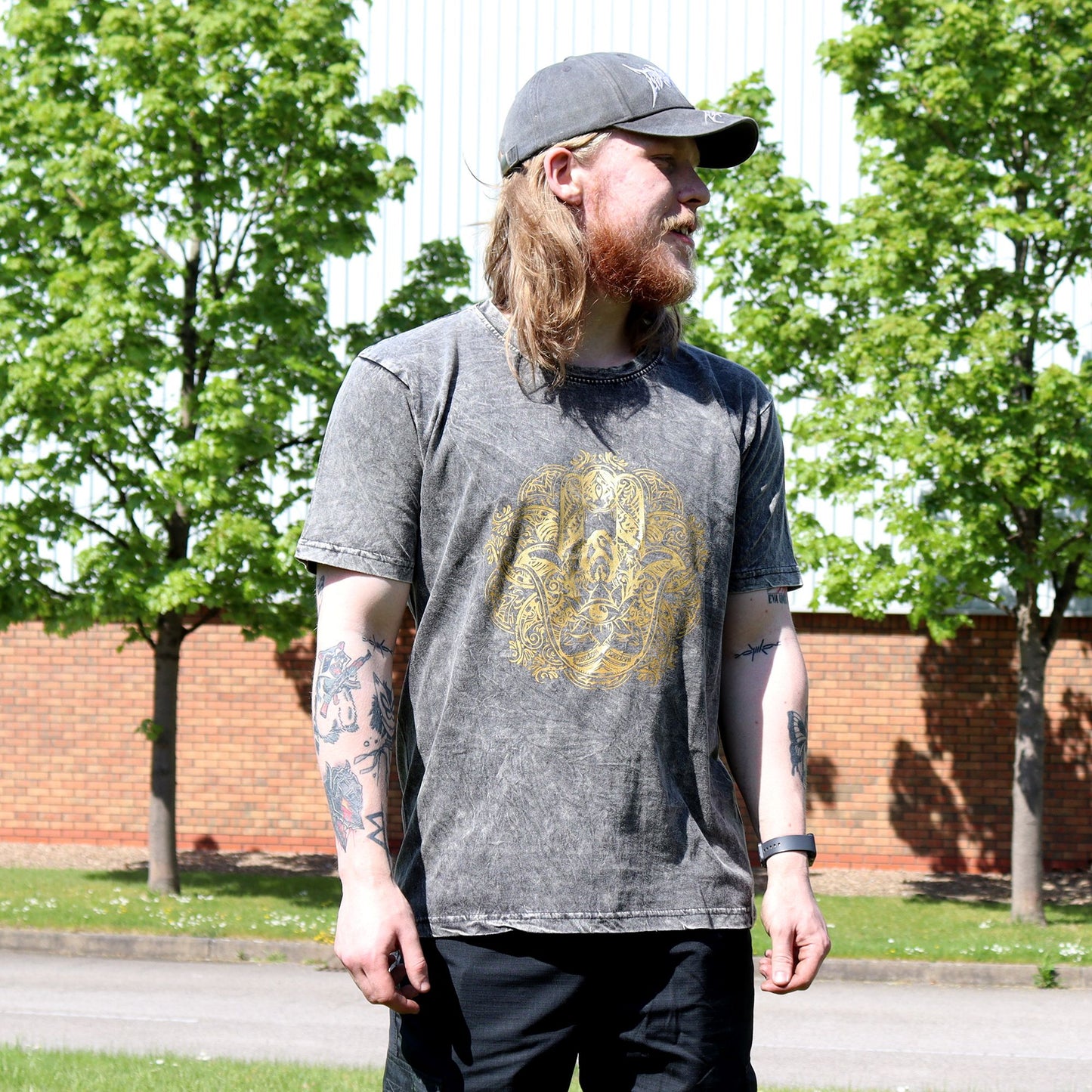 Hamsa Symbol T-Shirt - Dunkelgrau mit Vintage-Stonewash