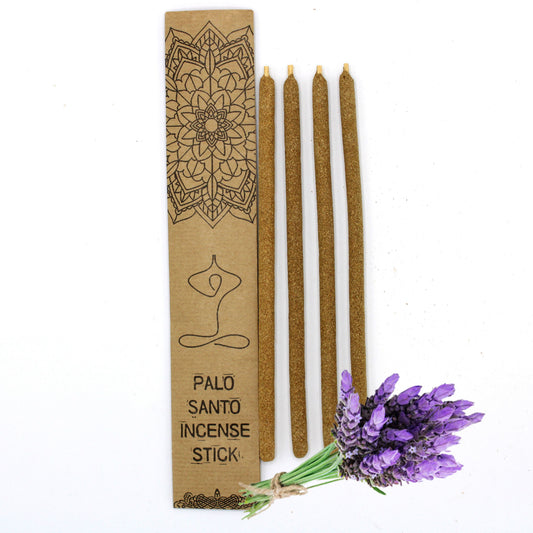 Palo Santo Räucherstäbchen mit Lavendel – Set mit 4 Stück im Kraftpapier-Etui