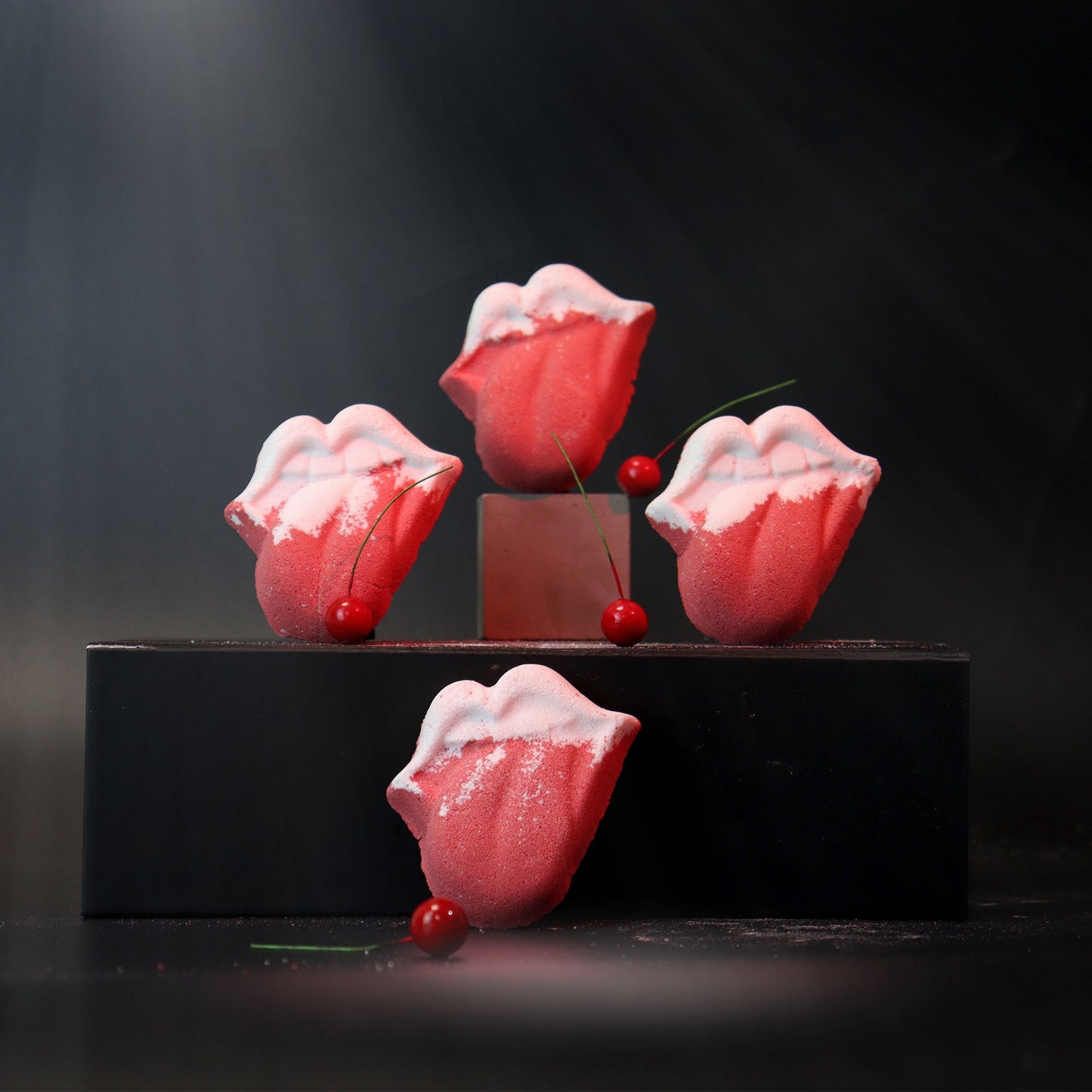 Badebombe in Lippenform - Fruchtiger Himbeer-Granatapfel Duft (60g)