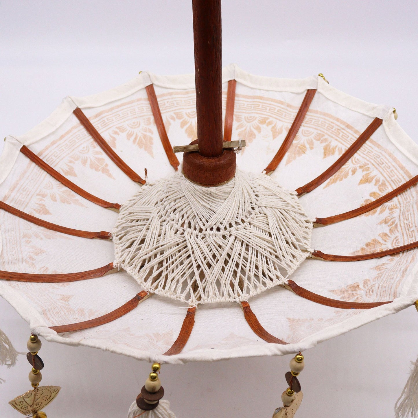 Dekoschirm Bali in Weiß mit Goldornamenten – 40 cm Canvas-Holzschirm